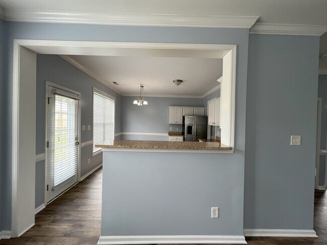 Building Photo - 783 Hay River St
