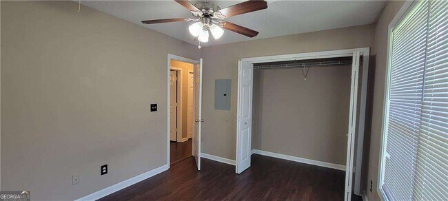 Building Photo - 2325 Shady Grove Rd