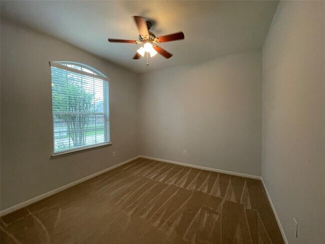 Building Photo - 127 Clearmont Pl