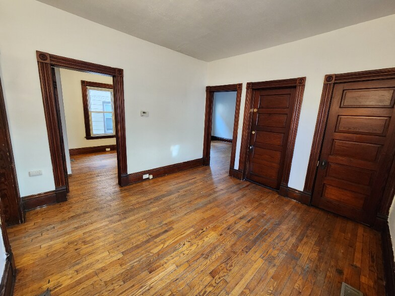 Primary Photo - 118 Colfax St NE