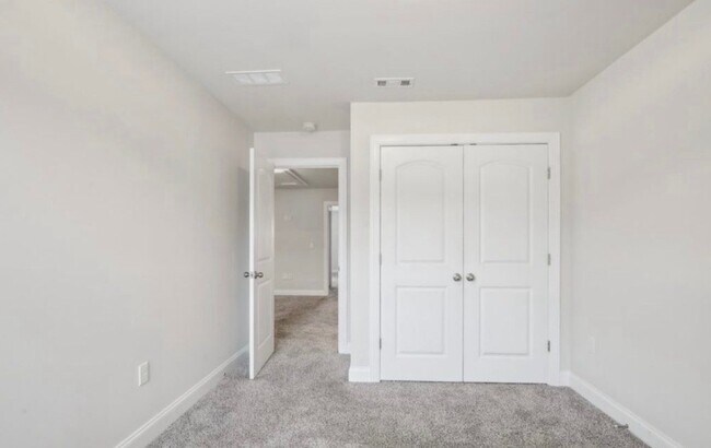 Building Photo - 1743 Tahoma Dr