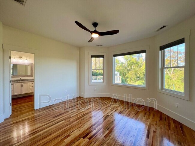 Building Photo - 21 Toxaway St