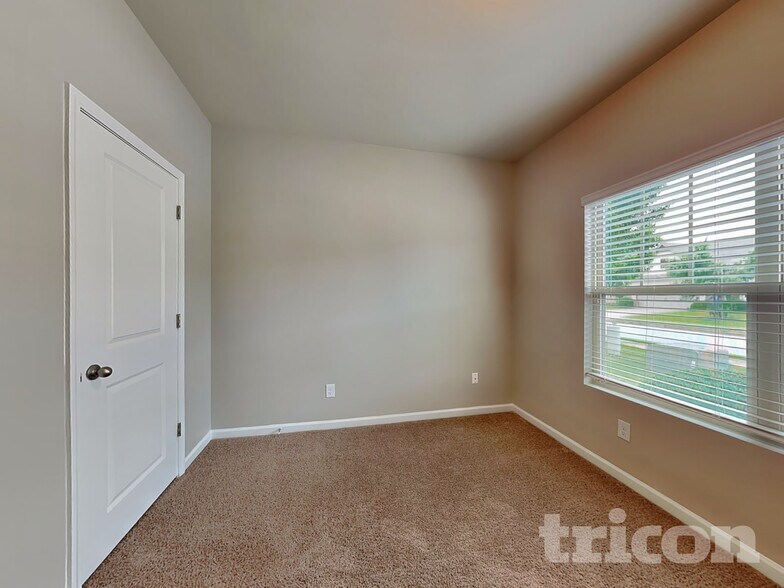 Building Photo - 731 Independence Ave