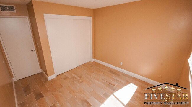 Building Photo - Apartment for Rent on 3017 "Q" Street Apt B