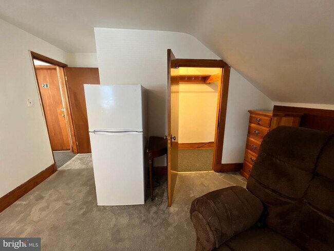 Building Photo - 1 Heighe St