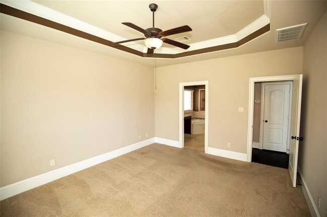 Building Photo - 21325 Kings Guild Ln