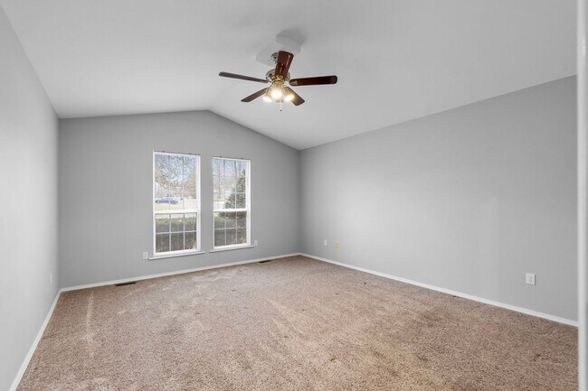 Building Photo - 911 Stonebridge Dr