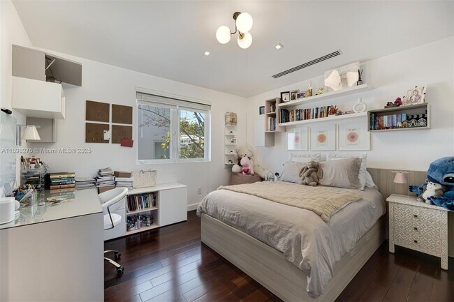 Building Photo - 765 Allendale Rd