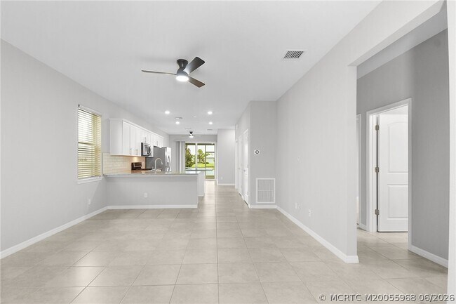 Building Photo - 10214 SW Captiva Dr