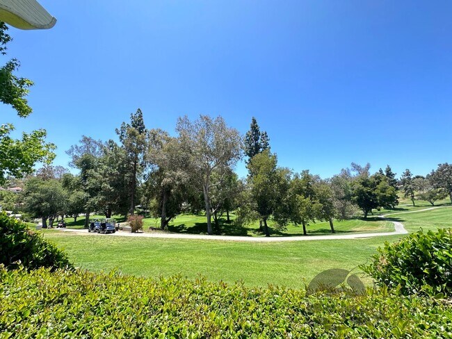 Building Photo - Charming 3 bedroom on Golf Course