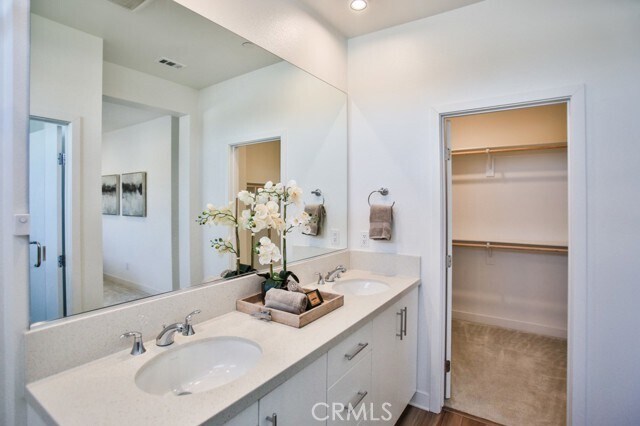 Building Photo - 1703 W Cara Dr