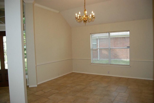 Building Photo - 3118 Silver Cedar Trail