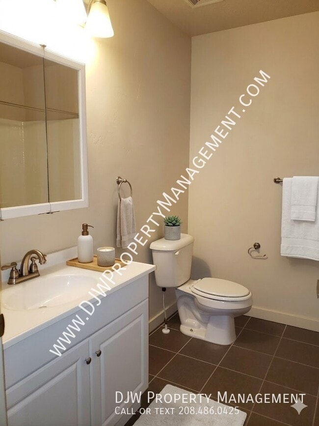 Building Photo - 3006 N LeBlanc Way