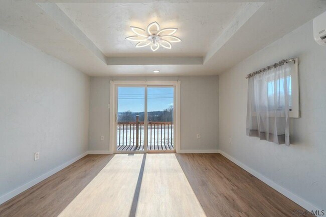 Building Photo - 352 Coon Rdg Rd