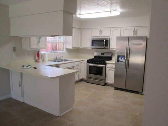 Building Photo - NE HEIGHTS/CLOSE TO SNL & KAFB