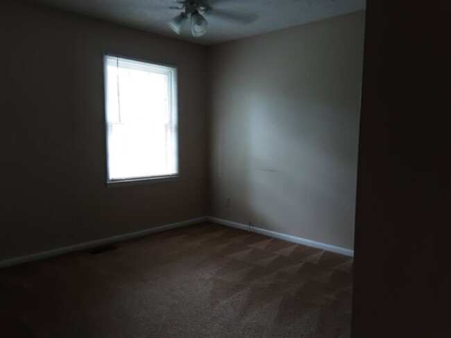 Building Photo - 6831 Buttermere Dr