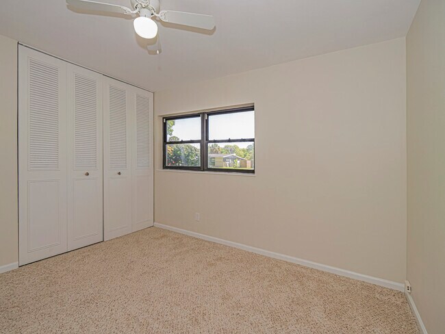 Building Photo - 855 28th Ave