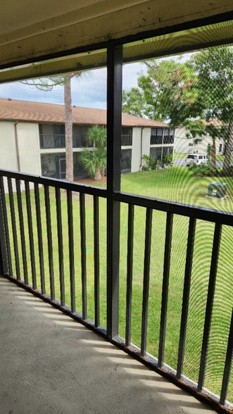Building Photo - 420 Breakwater Dr