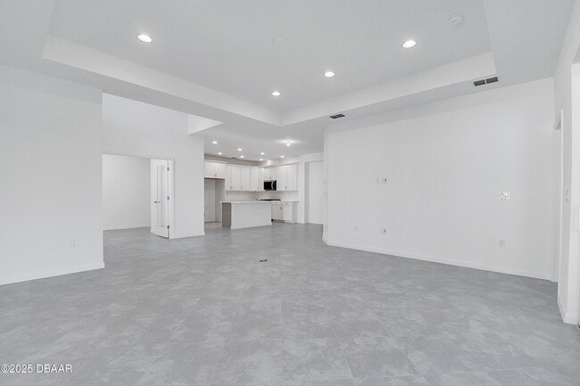 Building Photo - 215 Summertime Pl