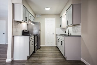 Building Photo - Win at Brady