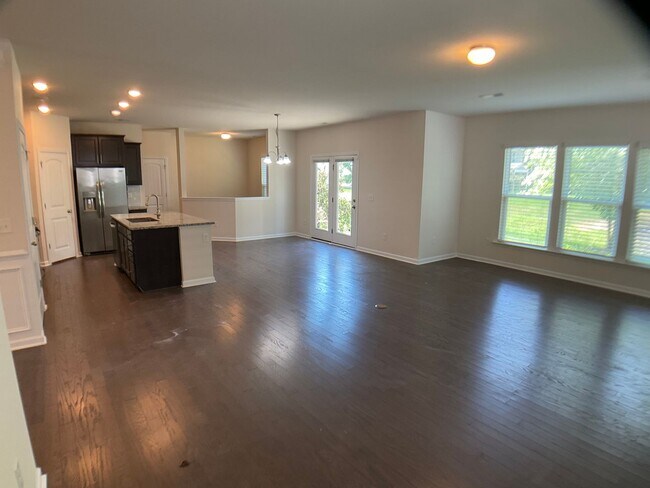 Building Photo - 4 Bed, 3 Bath in Desirable Apex