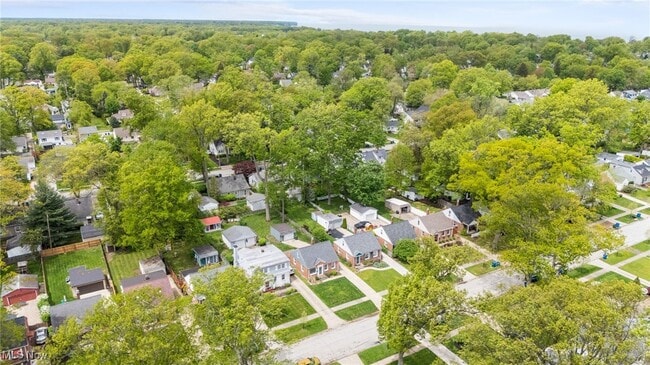 Building Photo - 574 Huntmere Dr