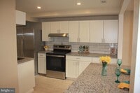 Building Photo - 115 E Kings Hwy