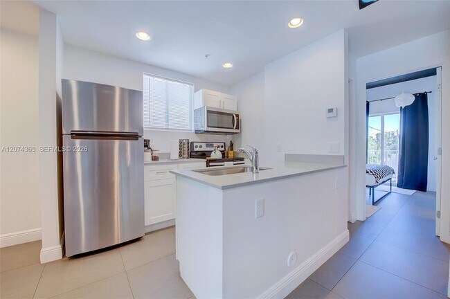 Building Photo - 346 NW 35th St