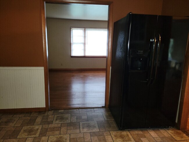 Building Photo - "Spacious 3-Bed Haven with Hardwood Floors in Huntsville – 2115 Sq Ft of Comfort!"