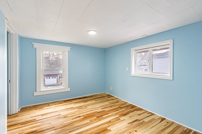 Building Photo - 83 Ridgeway Ave