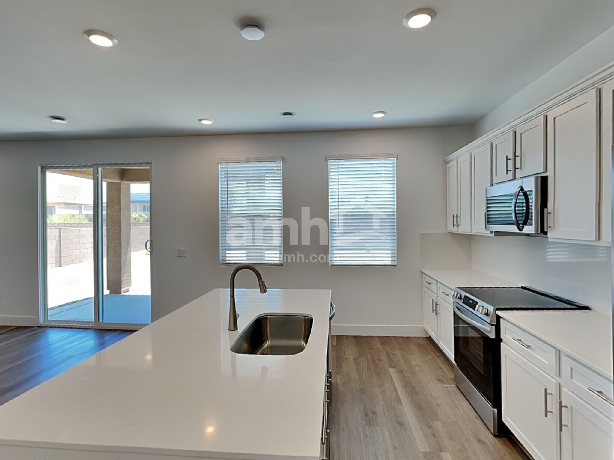 Building Photo - 9644 Harkes Dr