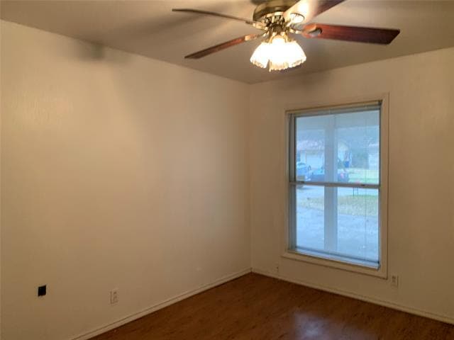 Building Photo - 2413 Sussex Dr