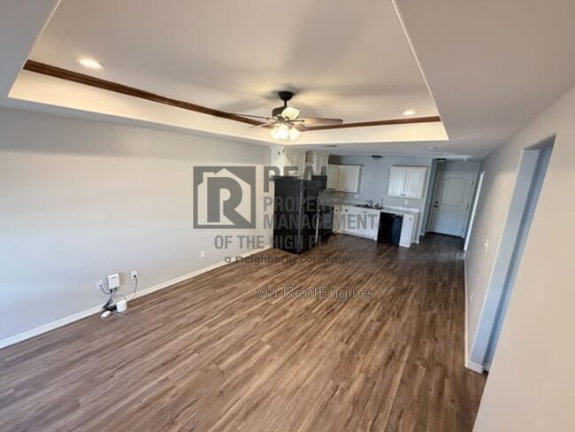 Building Photo - 13057 Raymond Rd