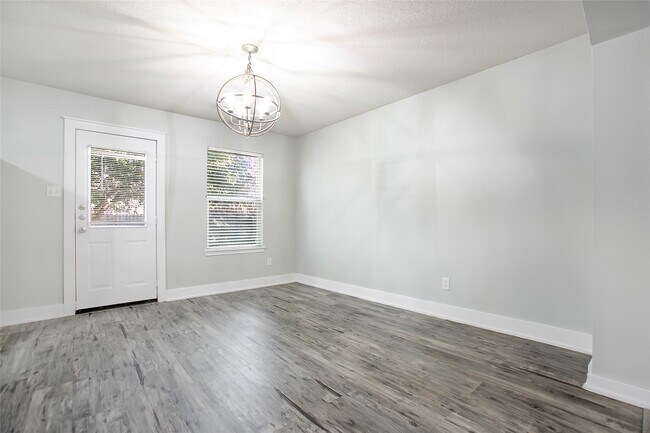 Building Photo - 9823 Cassowary Dr