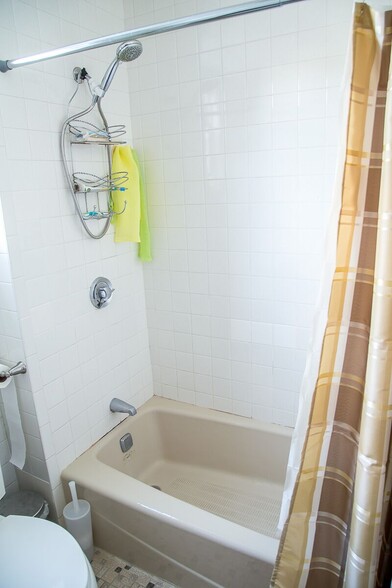 Building Photo - 14 Union St