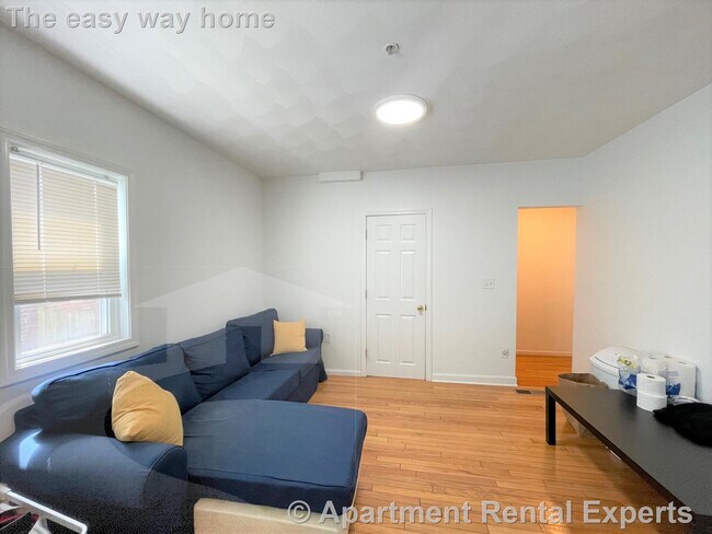 Building Photo - 48 Derby St