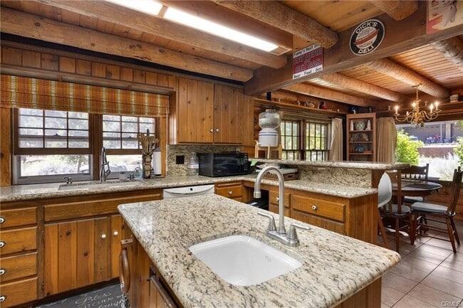 Building Photo - 2712 Tirol Dr