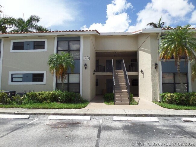Building Photo - 1445 Lake Crystal Dr