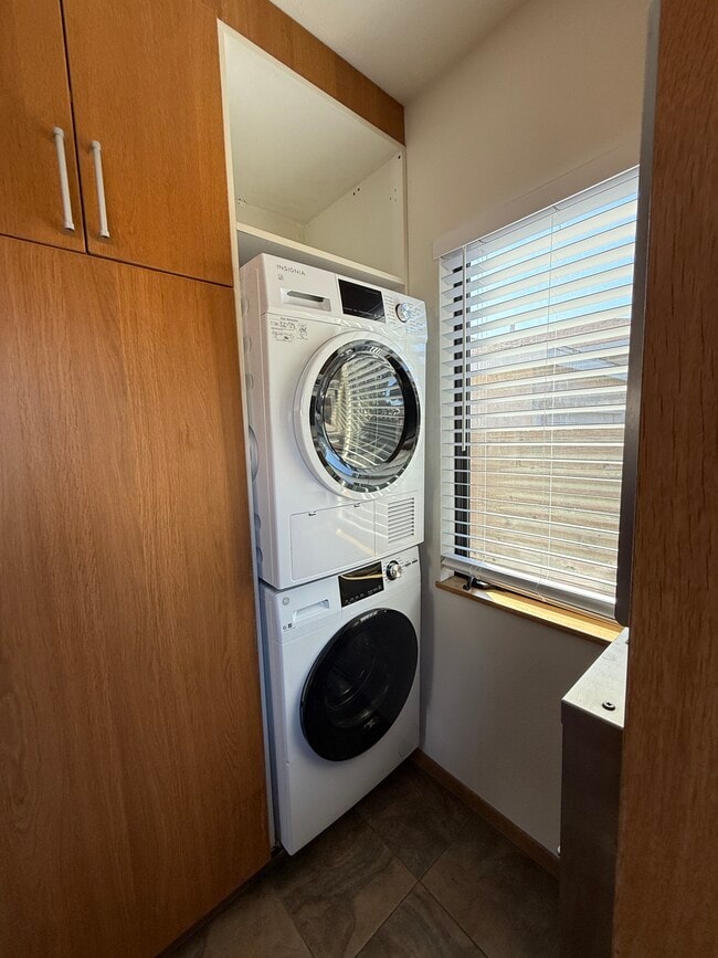 Building Photo - 4160 W 163rd St