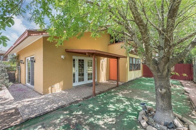 Building Photo - 3100 S Casa Linda St