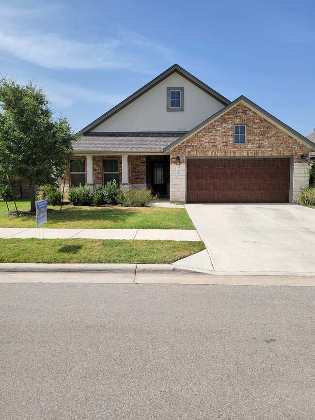 Building Photo - 136 Belford St