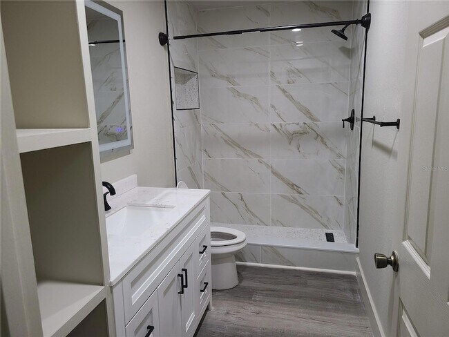 Building Photo - 8911 Manor Loop