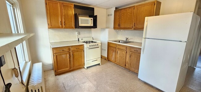 Building Photo - 234 S Madison St