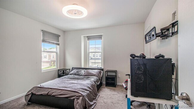 Building Photo - 28320 Verona Dr