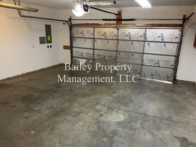 Building Photo - 5117 Rising Oak Ct