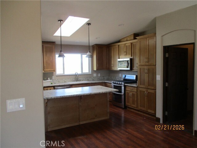 Building Photo - 34135 Cameron Dr