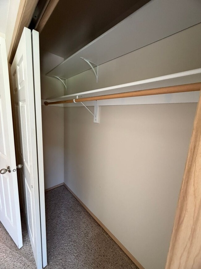 Building Photo - Charming 2-Story Townhome with Vaulted Ceilings