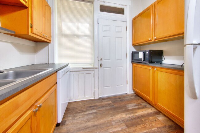Building Photo - 3111 Portis Ave