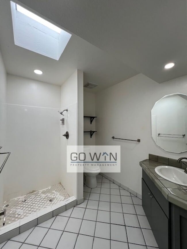 Building Photo - 4 Bed/ 2 Bath - House Tempe