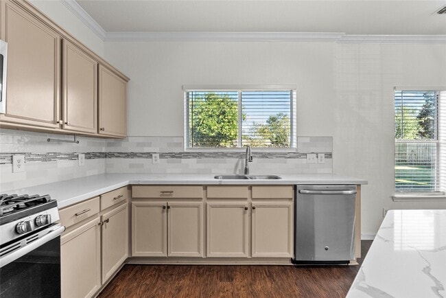 Building Photo - 542 Cedar Branch Dr